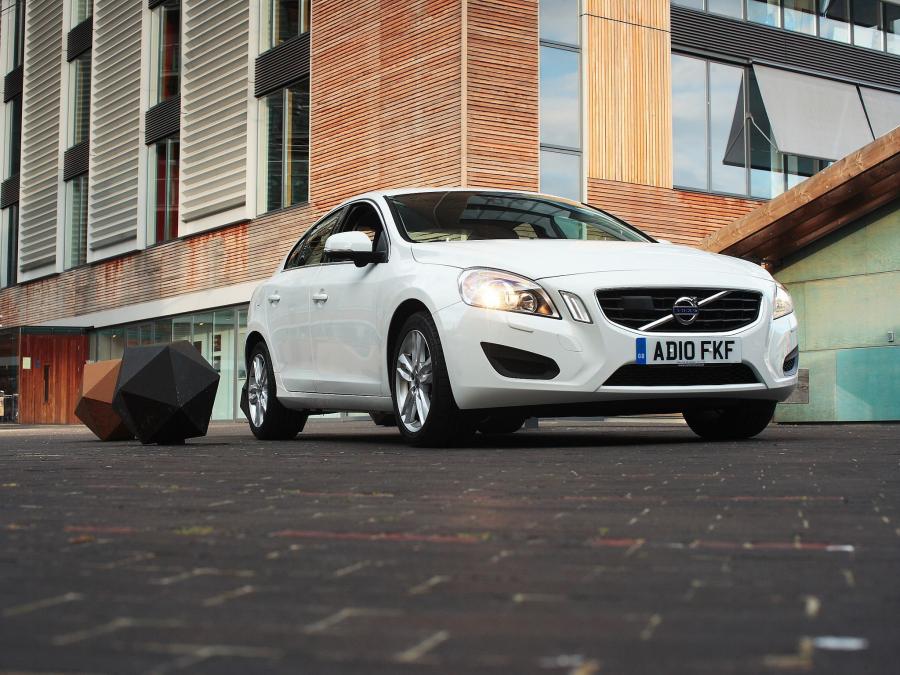  Volvo S60 D3 2010 года  (UK) (фото 25 из 27)